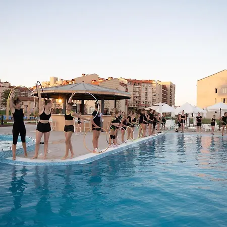 Sunrise River Hotel